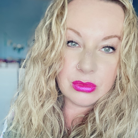 Meet your Posher, Natalia - Picture 1 of 1